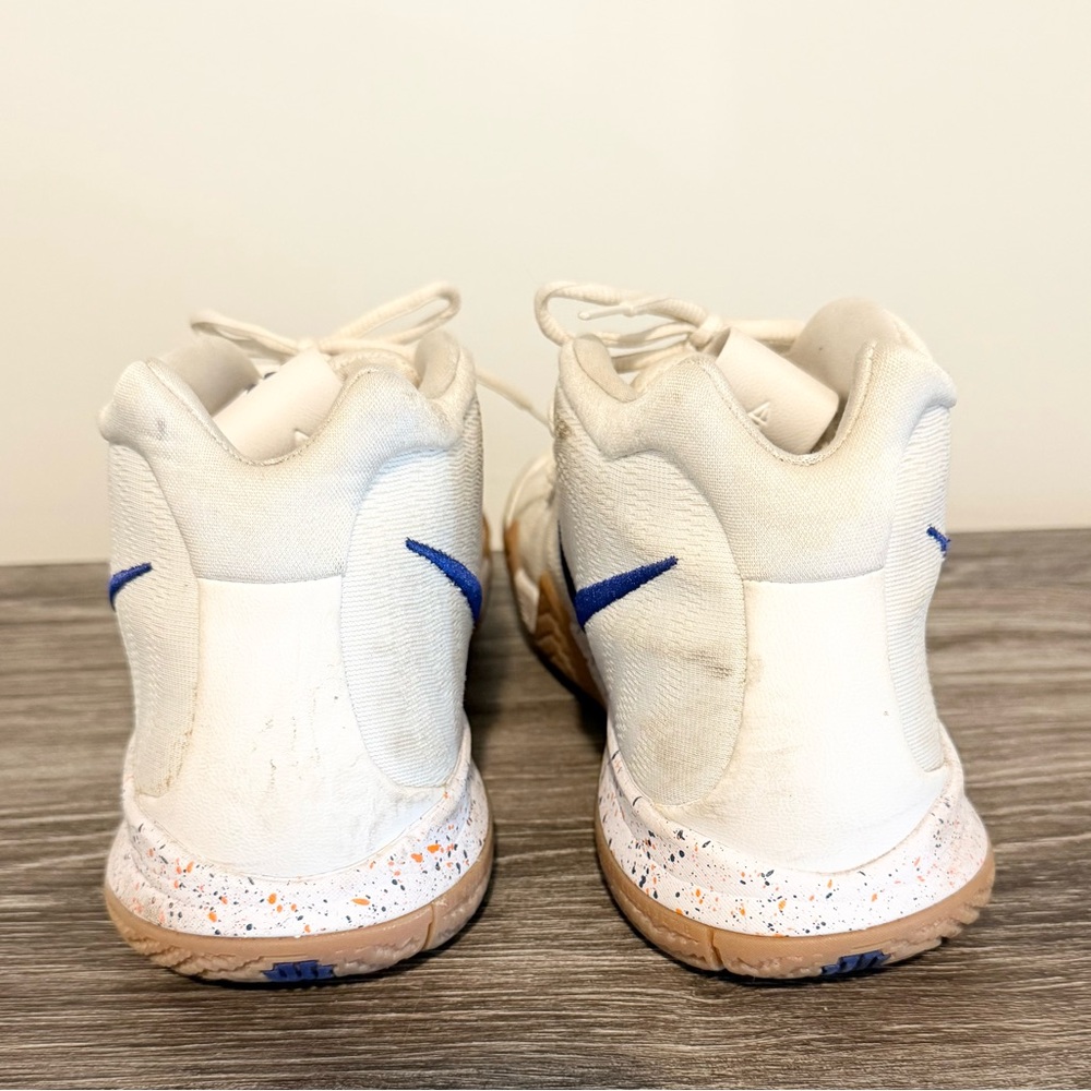 Nike Men’s Kyrie 4 Uncle Drew Shoes - Picture 8 of 10